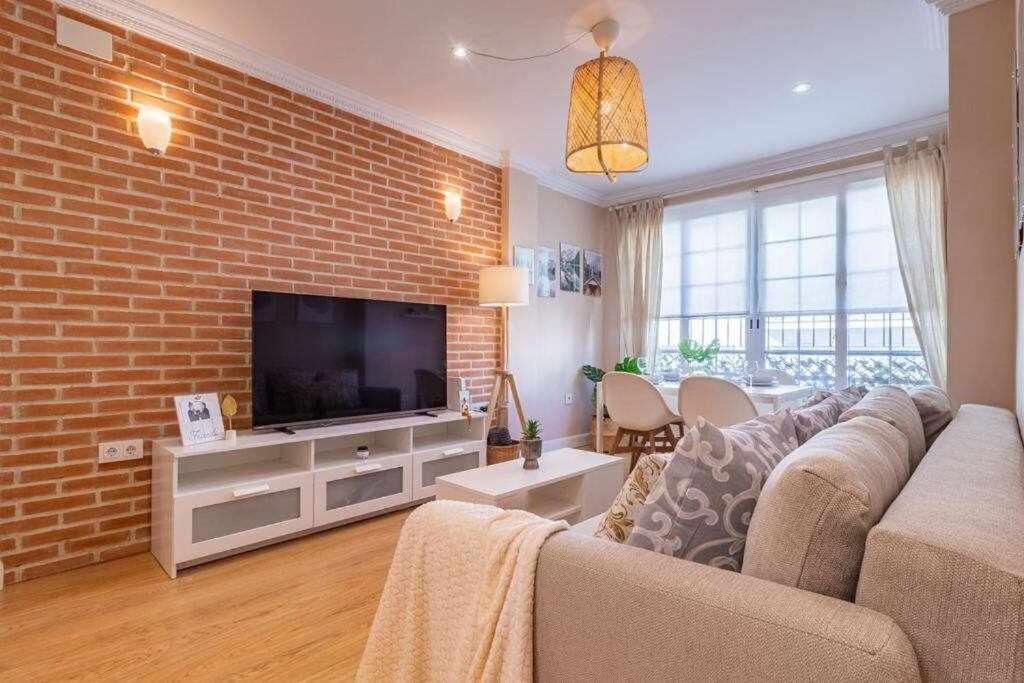 Apartamento 3 En Estadio Del Sevilla, 8 Plazas Y M — Photos 1